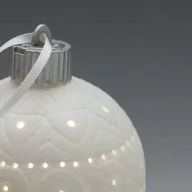 Набор фарфоровых светящихся елочных шаров со светильником "Пряничный домик"